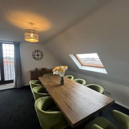 Bs - Luxury Top Floor 4 Bed Apartment With Garage In Town Centre - No Lift Στράτφορντ απόν Έιβον Εξωτερικό φωτογραφία