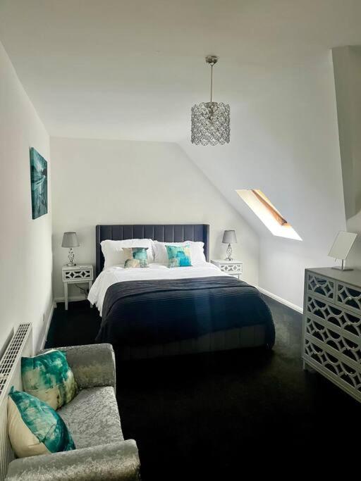 Bs - Luxury Top Floor 4 Bed Apartment With Garage In Town Centre - No Lift Στράτφορντ απόν Έιβον Εξωτερικό φωτογραφία